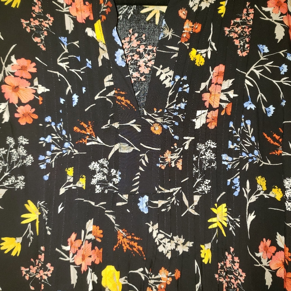 Old Navy floral long sleeve dress. - Picture 2 of 4
